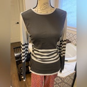 The North Face Women’s Activewear Top (M)